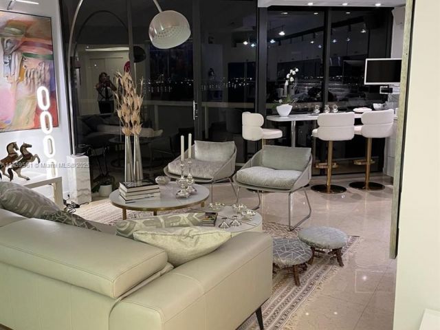 Apartment for sale  Unit #PH10 - photo 5715147