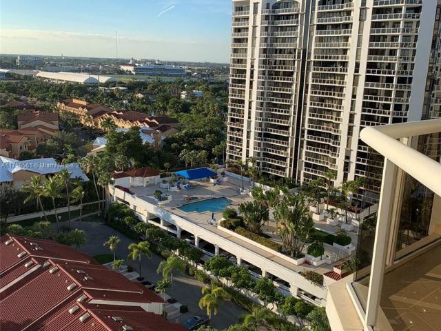 Apartment for sale  Unit #PH10 - photo 5715152