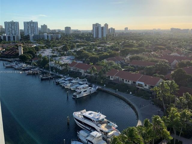 Apartment for sale  Unit #PH10 - photo 5715153