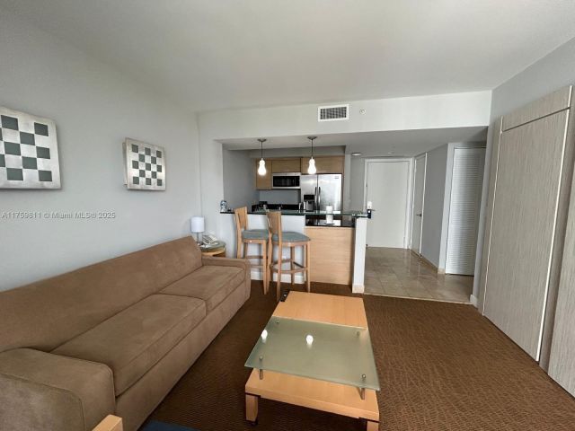 Apartment for sale  Unit #1706 - photo 5777620