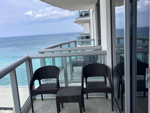 Apartment for sale  Unit #1706 - photo 5777621