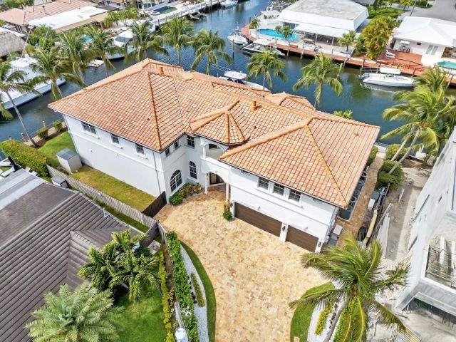 Home for sale at 1261 NE 27th Way - photo 5710373