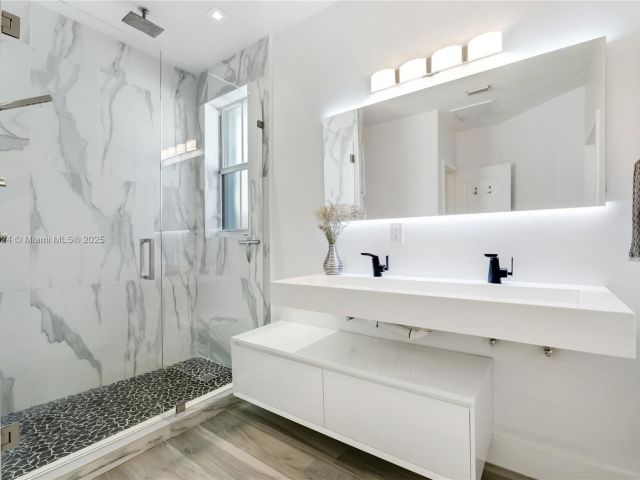 Home for sale at 8527 NW 111th Ct - photo 5705473