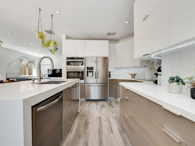 Home for sale at 8527 NW 111th Ct - photo 5705475