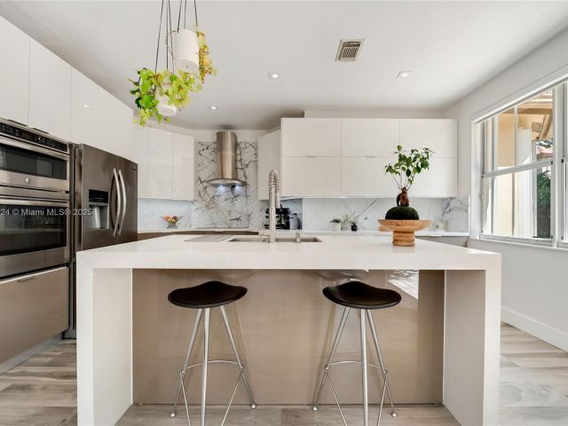 Home for sale at 8527 NW 111th Ct - photo 5705477