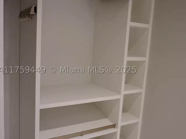 2-bedroom condo for sale in Sunny Isles Beach - 18975 SE Collins Ave 3405 - MondialRealty