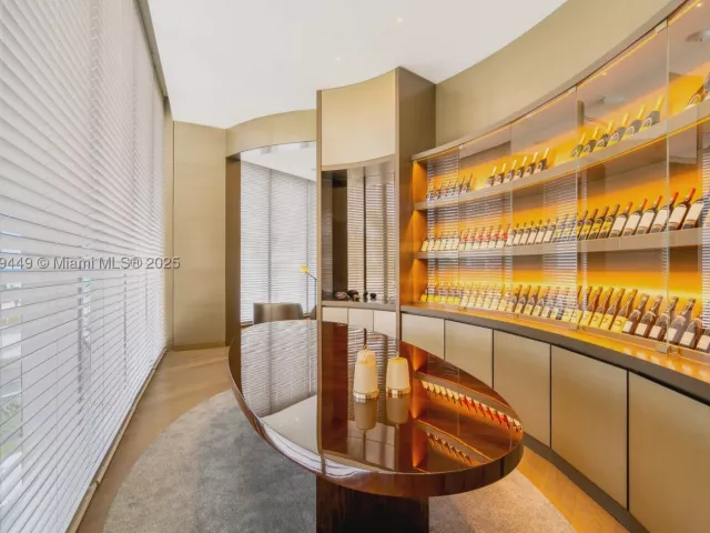 2-bedroom condo for sale in Sunny Isles Beach - 18975 SE Collins Ave 3405 - MondialRealty