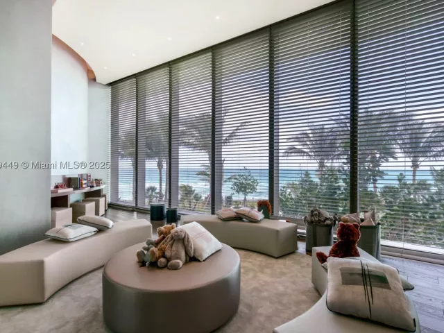 2-bedroom condo for sale in Sunny Isles Beach - 18975 SE Collins Ave 3405 - MondialRealty