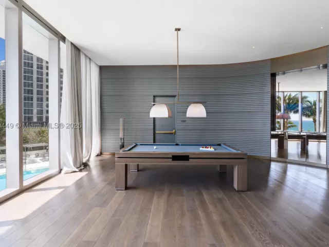 2-bedroom condo for sale in Sunny Isles Beach - 18975 SE Collins Ave 3405 - MondialRealty