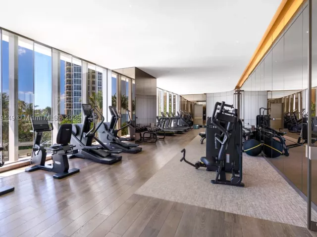 2-bedroom condo for sale in Sunny Isles Beach - 18975 SE Collins Ave 3405 - MondialRealty