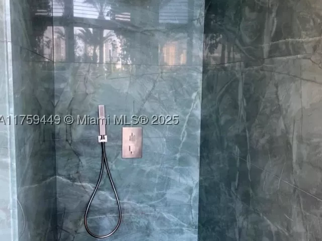 2-bedroom condo for sale in Sunny Isles Beach - 18975 SE Collins Ave 3405 - MondialRealty