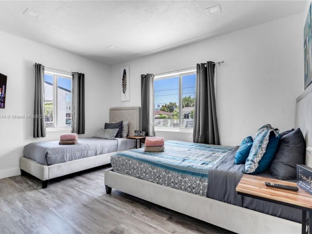 Home for sale at 231 NW 44th St - photo 5992919