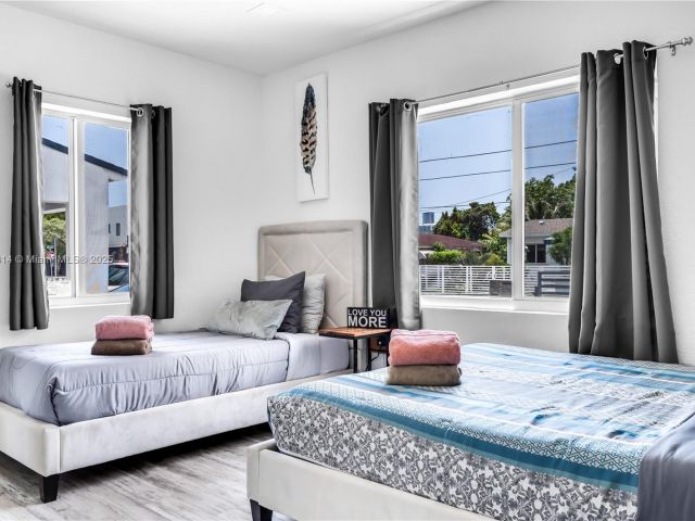 Home for sale at 231 NW 44th St - photo 5992920