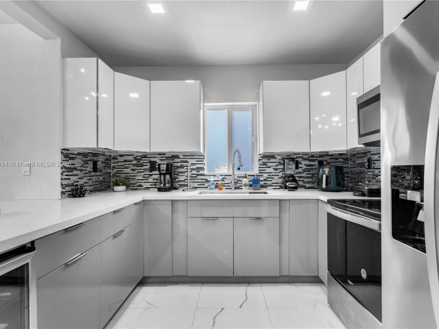 Home for sale at 231 NW 44th St - photo 5992929