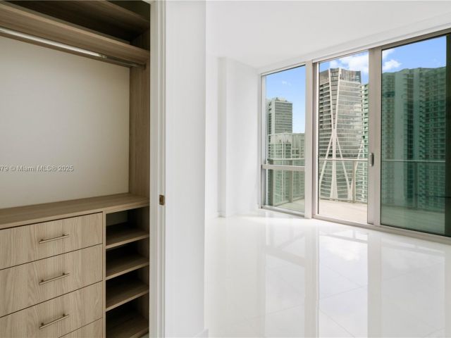 Apartment for sale  Unit #4203 - photo 5639548