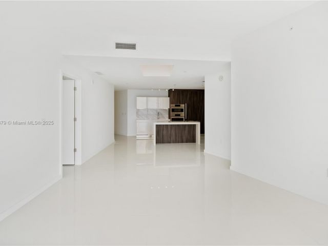 Apartment for sale  Unit #4203 - photo 5639553