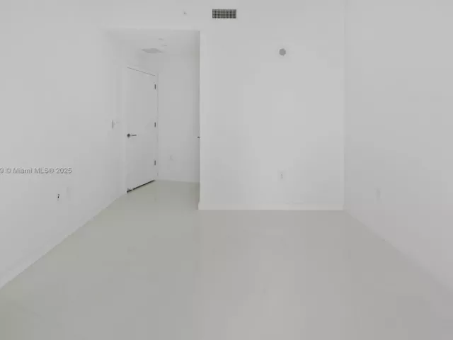 2-bedroom condo for sale in Miami - 851 NE 1st Ave 4203 - MondialRealty