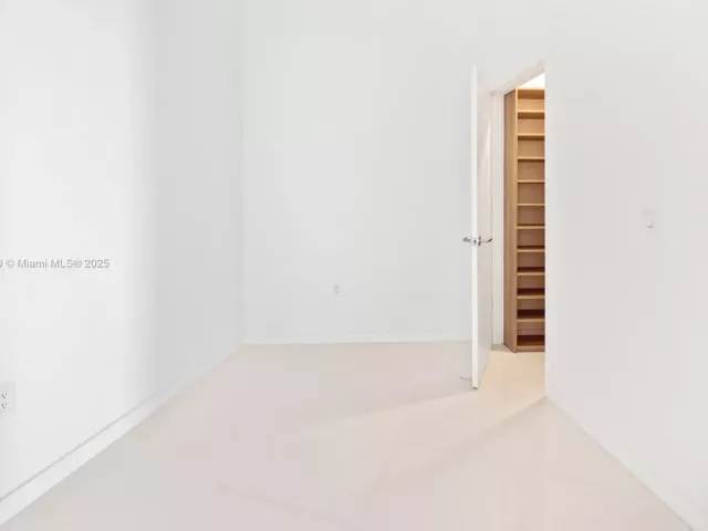 2-bedroom condo for sale in Miami - 851 NE 1st Ave 4203 - MondialRealty