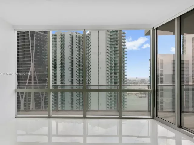 2-bedroom condo for sale in Miami - 851 NE 1st Ave 4203 - MondialRealty