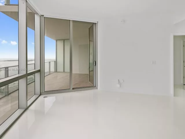 2-bedroom condo for sale in Miami - 851 NE 1st Ave 4203 - MondialRealty