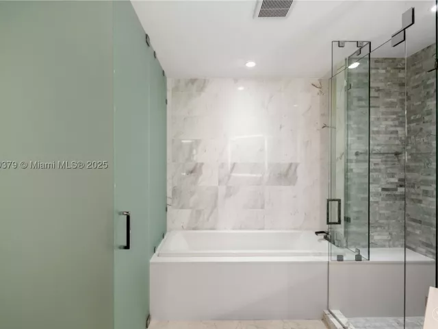 2-bedroom condo for sale in Miami - 851 NE 1st Ave 4203 - MondialRealty