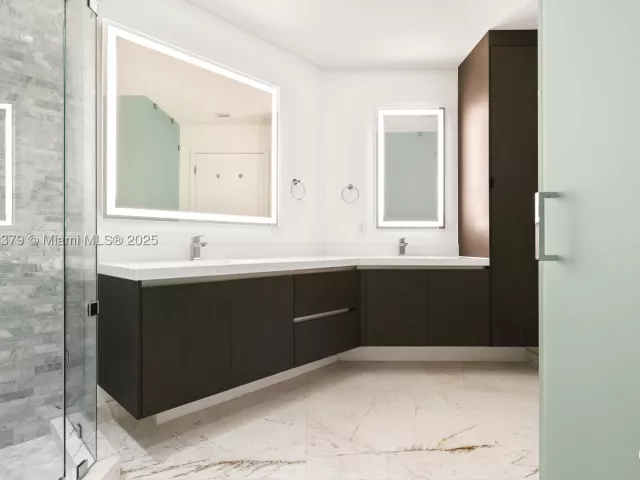 2-bedroom condo for sale in Miami - 851 NE 1st Ave 4203 - MondialRealty