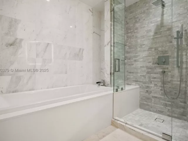 2-bedroom condo for sale in Miami - 851 NE 1st Ave 4203 - MondialRealty