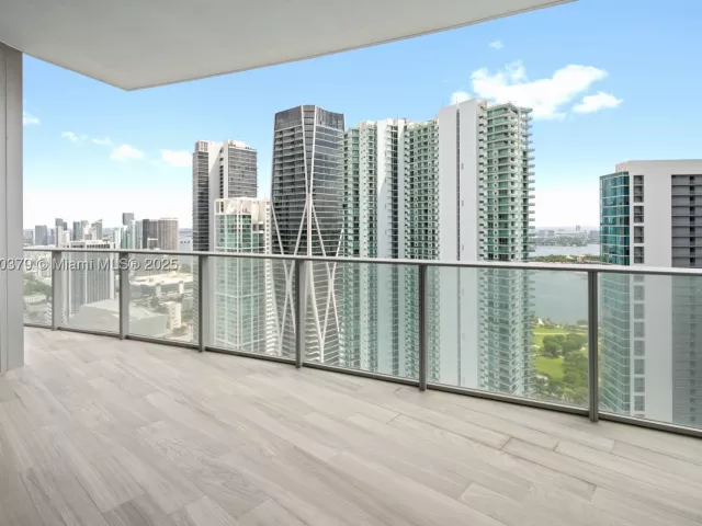 2-bedroom condo for sale in Miami - 851 NE 1st Ave 4203 - MondialRealty