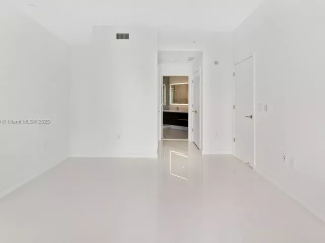 2-bedroom condo for sale in Miami - 851 NE 1st Ave 4203 - MondialRealty