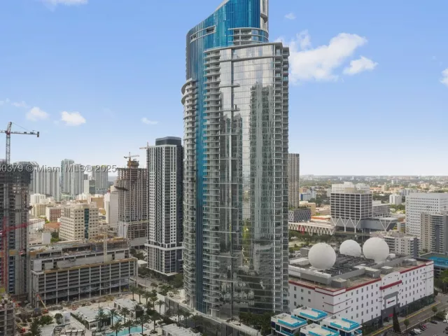 2-bedroom condo for sale in Miami - 851 NE 1st Ave 4203 - MondialRealty