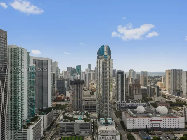 2-bedroom condo for sale in Miami - 851 NE 1st Ave 4203 - MondialRealty