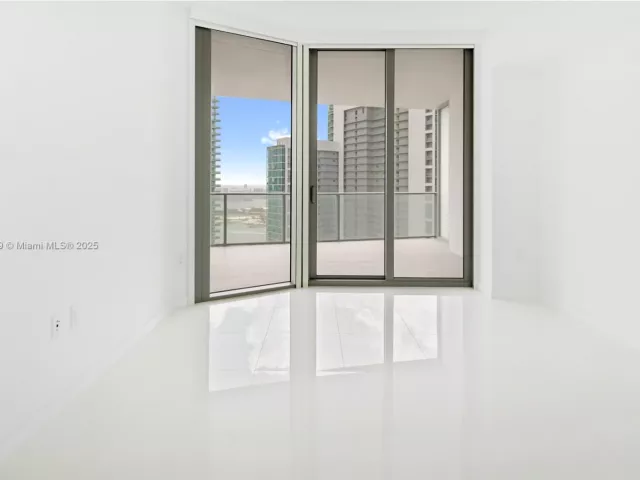 2-bedroom condo for sale in Miami - 851 NE 1st Ave 4203 - MondialRealty