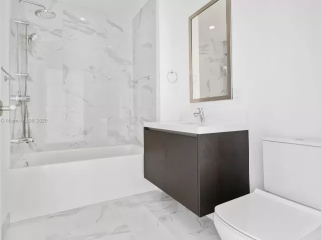 2-bedroom condo for sale in Miami - 851 NE 1st Ave 4203 - MondialRealty