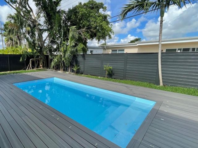 Home for sale at 19600 NE 19th Ave - photo 5885599