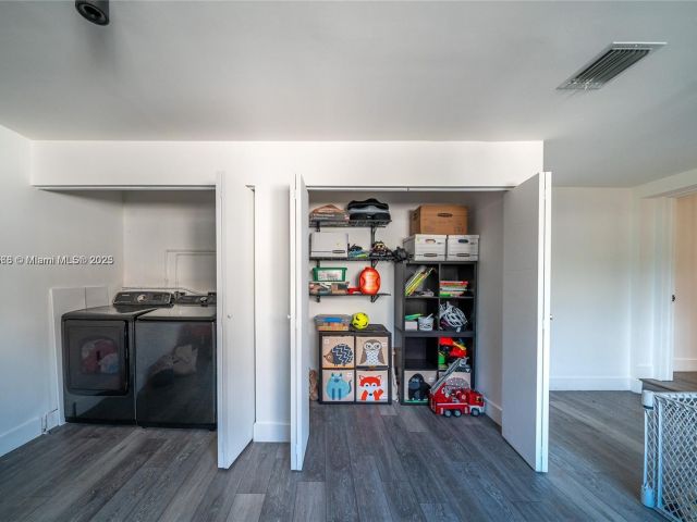 Home for sale at 19600 NE 19th Ave - photo 5885601