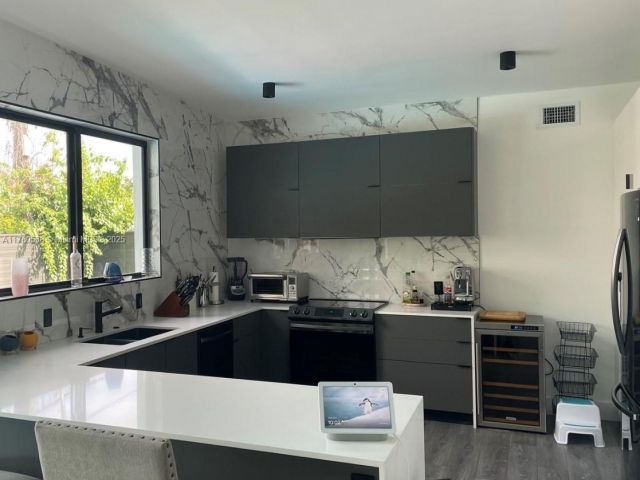 Home for sale at 19600 NE 19th Ave - photo 5885609