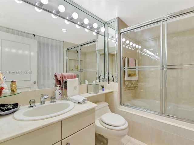 Apartment for sale  Unit #410 - photo 5640689