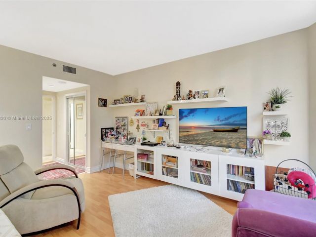 Apartment for sale  Unit #410 - photo 5640691