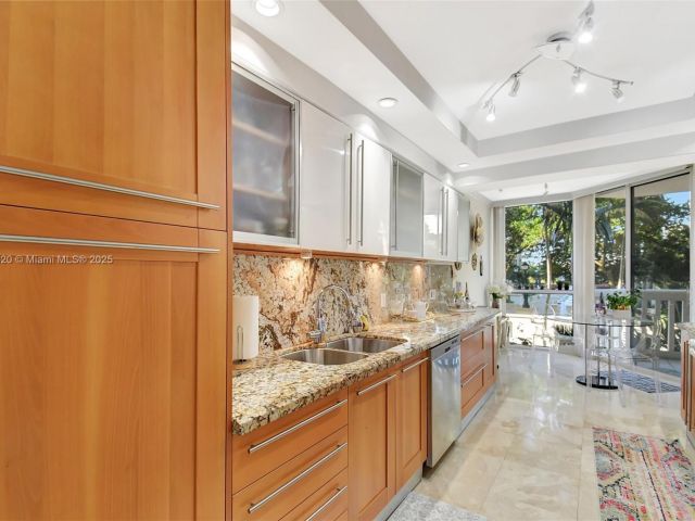 Apartment for sale  Unit #410 - photo 5640695