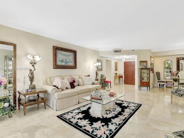 Apartment for sale  Unit #410 - photo 5640699