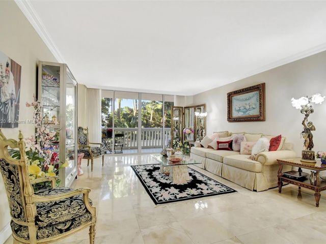 Apartment for sale  Unit #410 - photo 5640700