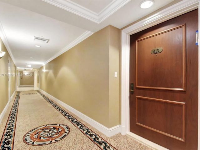 Apartment for sale  Unit #410 - photo 5640705