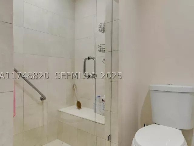 2-bedroom condo for sale in Aventura - 2000 ISLAND Blvd 410 - MondialRealty