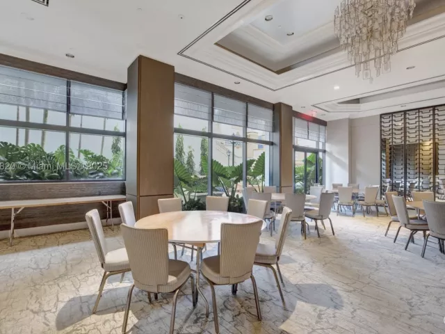 2-bedroom condo for sale in Aventura - 2000 ISLAND Blvd 410 - MondialRealty