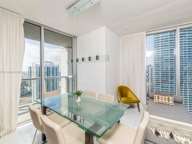 Apartment for rent  Unit #3704 - photo 5615813