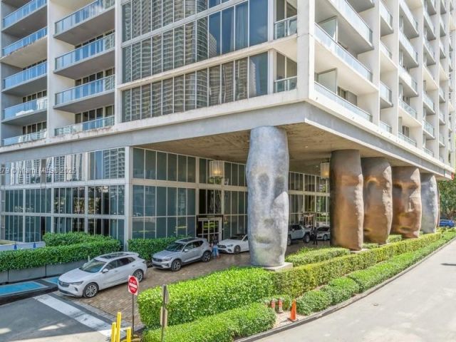 Apartment for rent  Unit #3704 - photo 5615821