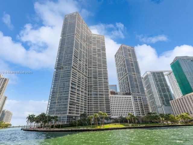 Apartment for rent  Unit #3704 - photo 5615822