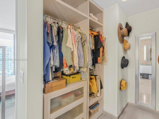 Apartment for sale  Unit #1710 - photo 5608100