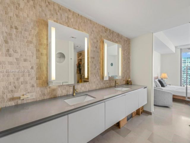 Apartment for sale  Unit #1710 - photo 5608102