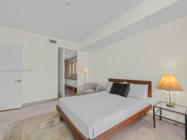 Apartment for sale  Unit #1710 - photo 5608104